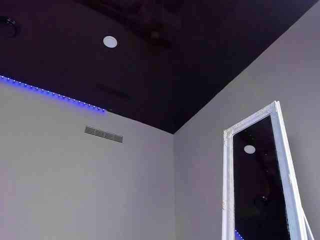 HottyAlba webcam