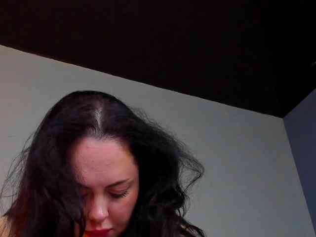 HottyAlba webcam