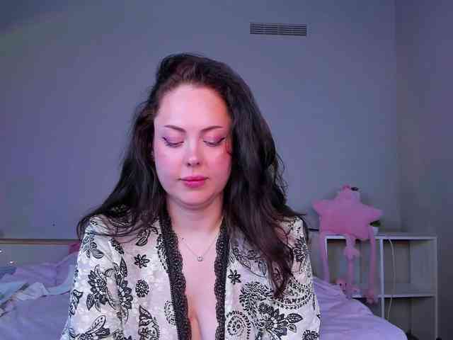 HottyAlba Live Webcam on BongaCams