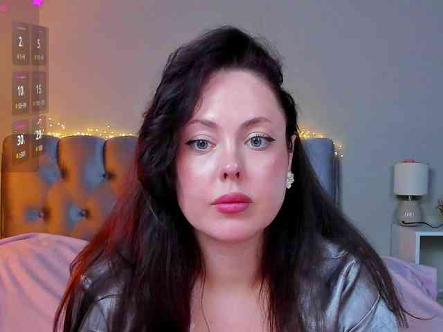 HottyAlba webcam