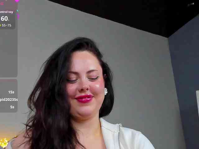 HottyAlba webcam