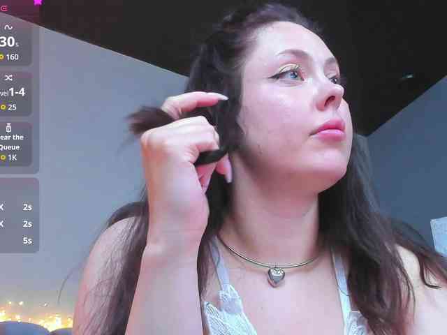 HottyAlba webcam