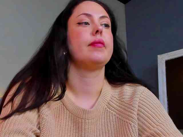 HottyAlba webcam