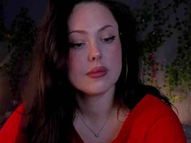 HottyAlba webcam