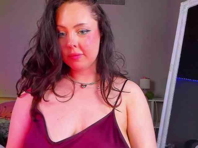 HottyAlba webcam