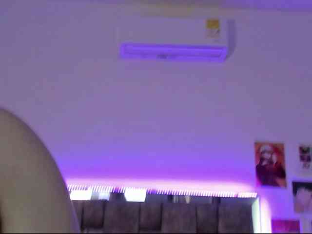 Hannah-55 webcam