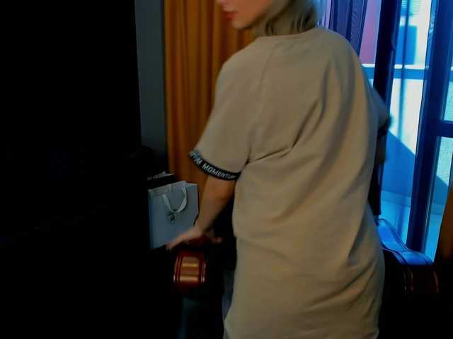 HaleySweet18 live cam on BongaCams