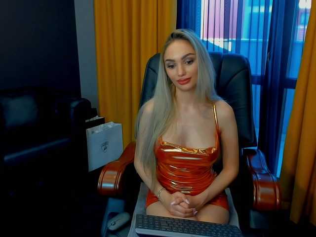 HaleySweet18 live cam on BongaCams