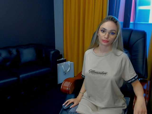 Sex chat gratuit in direct cu HaleySweet18 pe BongaCams
