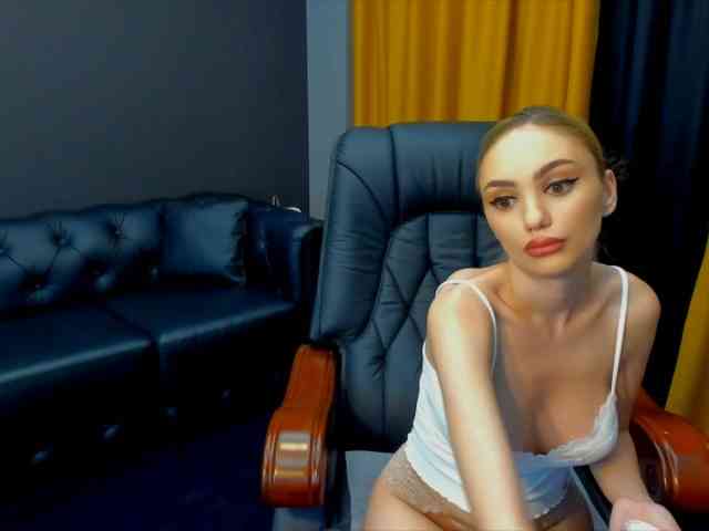 HaleySweet18 webcam