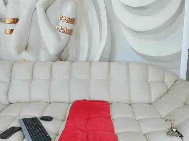 Modèle: HaleySweet18