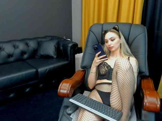 HaleySweet18 webcam