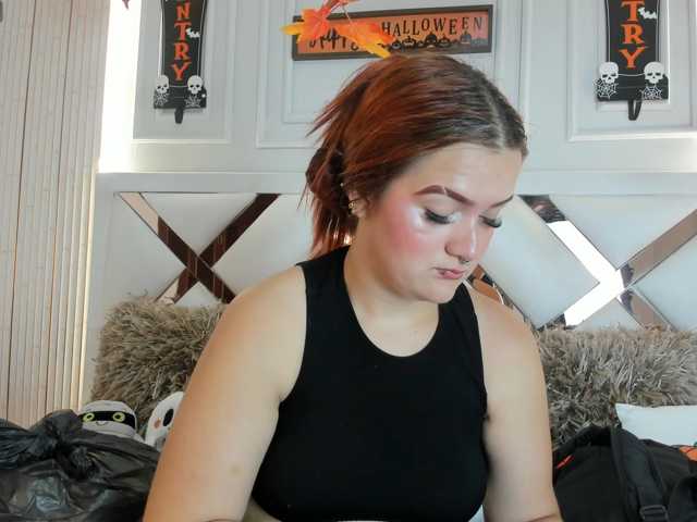 Melanieklaus live cam preview