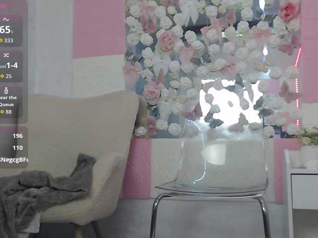 Ember-Luna live cam on BongaCams