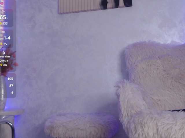 Ember-Luna live cam on BongaCams