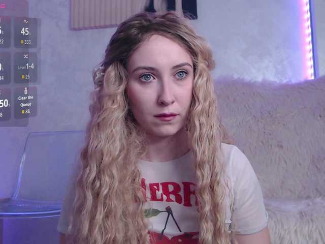 Ember-Luna live cam on BongaCams