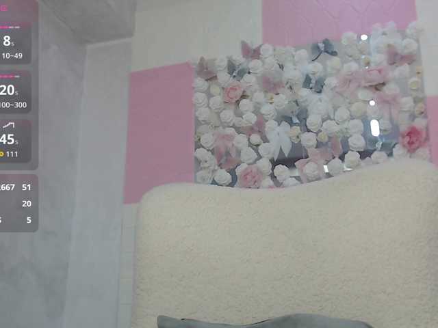 Ember-Luna live cam on BongaCams