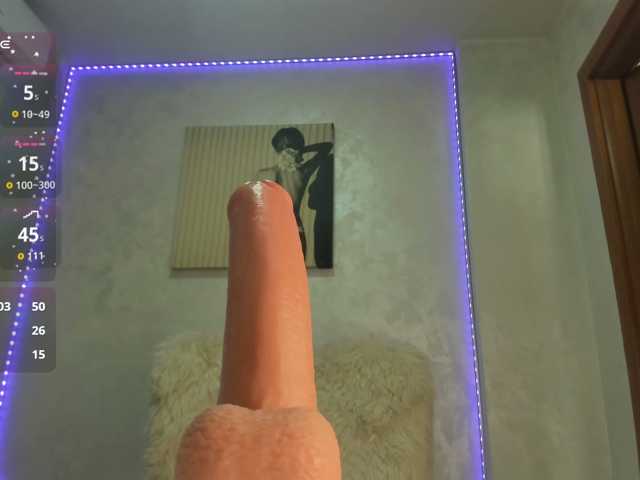 Ember-Luna live cam on BongaCams