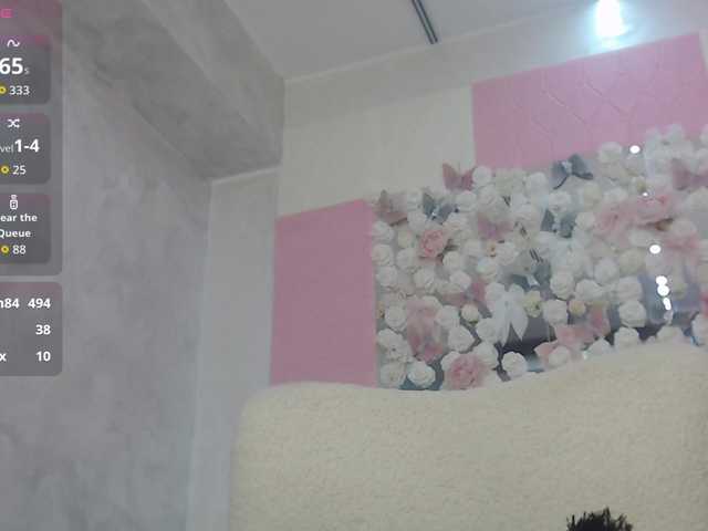 Ember-Luna live cam on BongaCams
