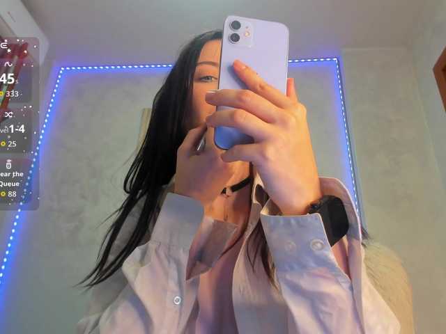 Ember-Luna live cam on BongaCams