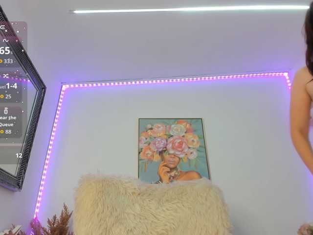 Ember-Luna live cam on BongaCams