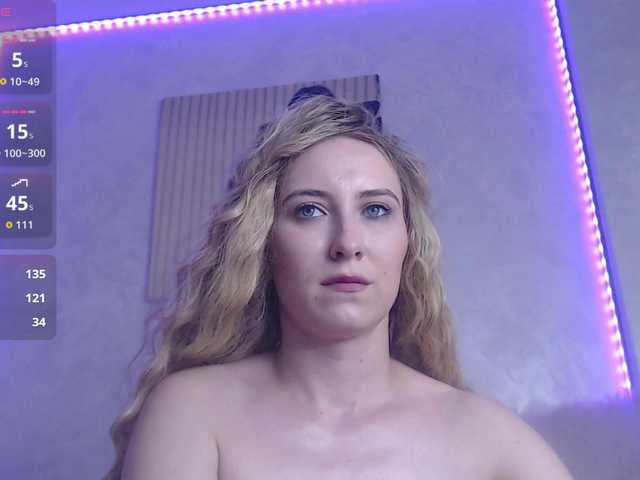 Ember-Luna live cam on BongaCams
