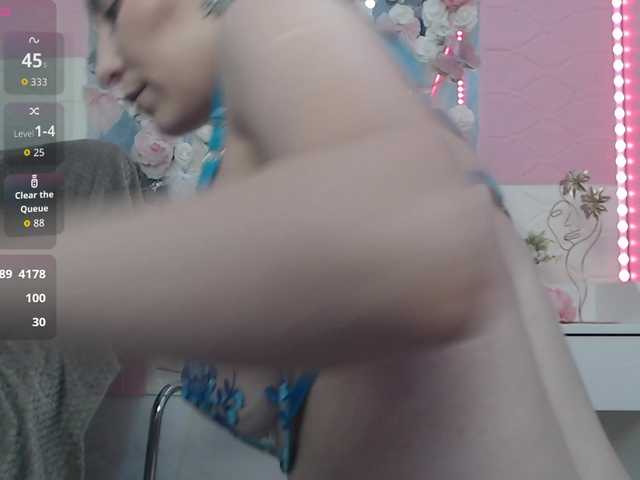 Ember-Luna live cam on BongaCams