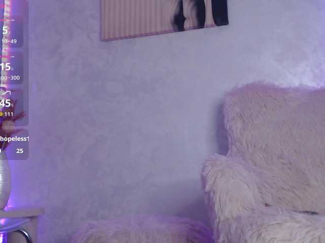 Ember-Luna live cam on BongaCams