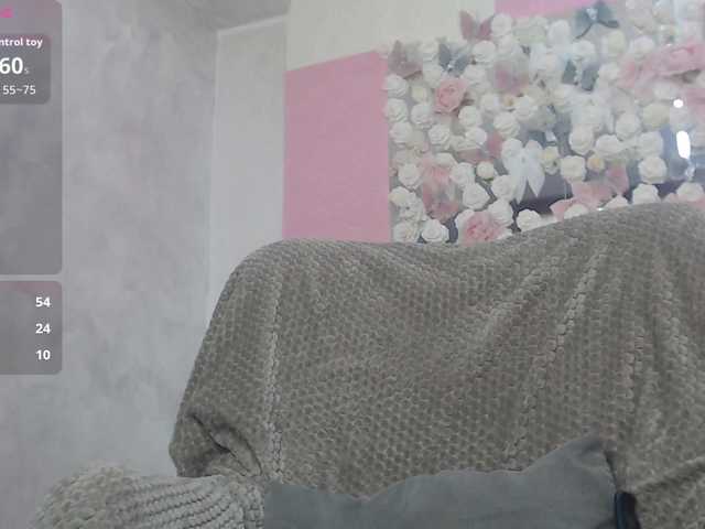 Ember-Luna live cam on BongaCams