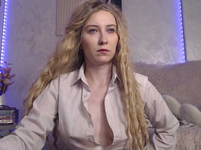 Ember-Luna live cam on BongaCams