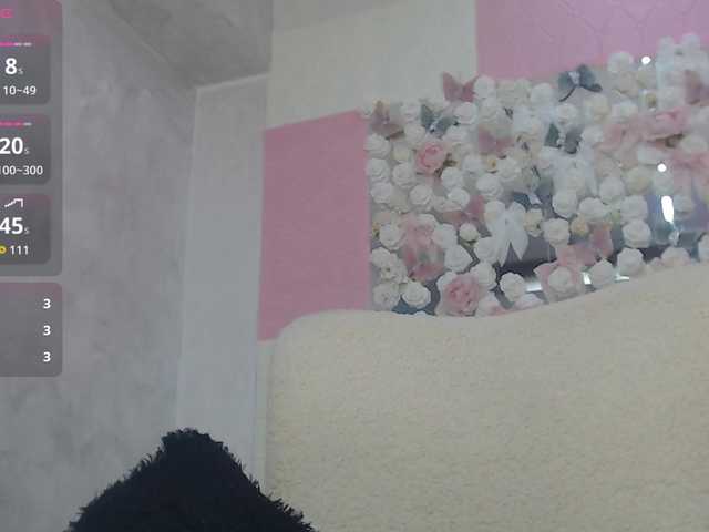 Ember-Luna live cam on BongaCams