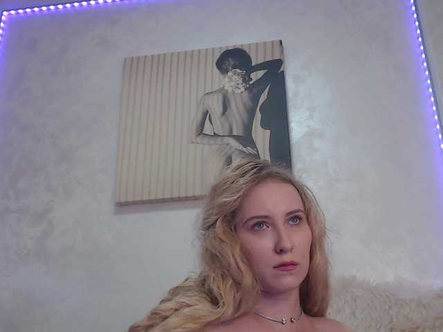 Ember-Luna live cam on BongaCams