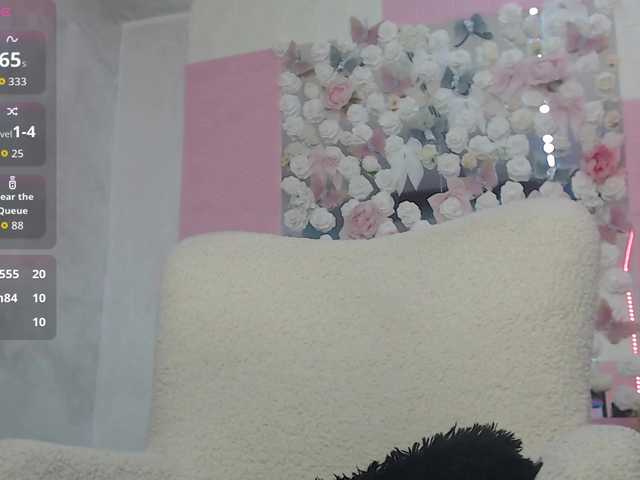 Ember-Luna live cam on BongaCams