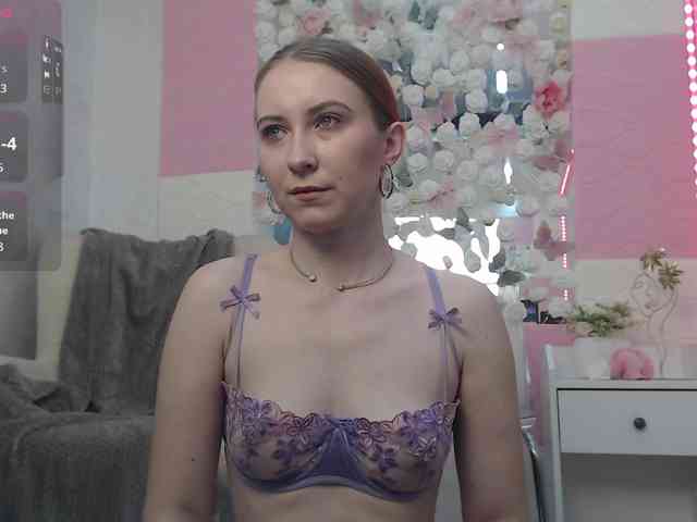 Ember-Luna Live Webcam on BongaCams