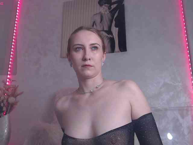 Ember-Luna webcam