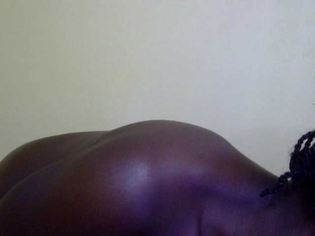 Leilalessie live cam on BongaCams