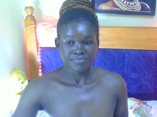 Leilalessie live cam on BongaCams