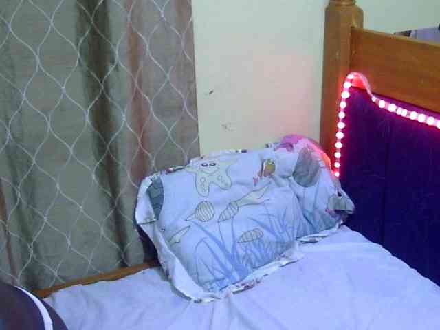 Leilalessie webcam