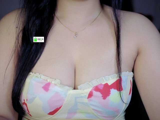 QuestQueen live cam on BongaCams