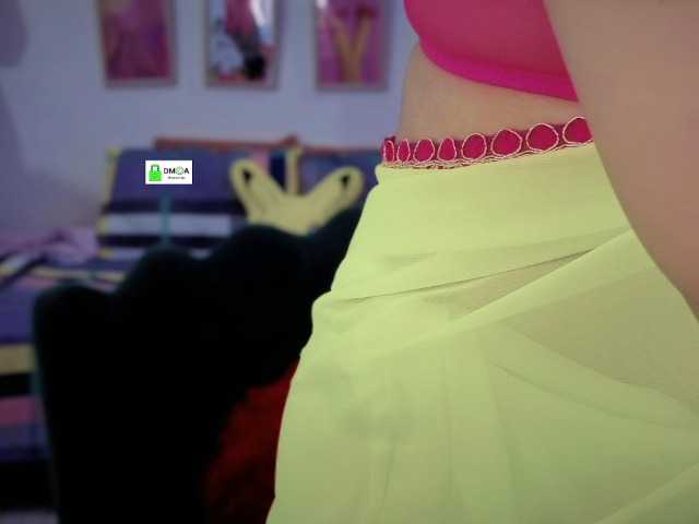 QuestQueen live cam