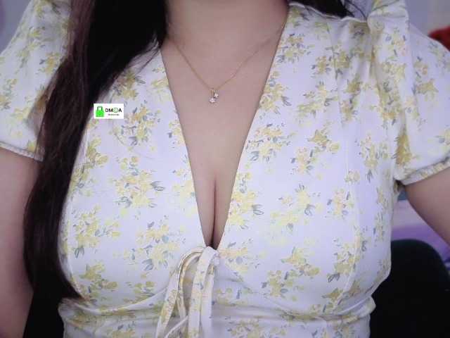 QuestQueen live cam on BongaCams