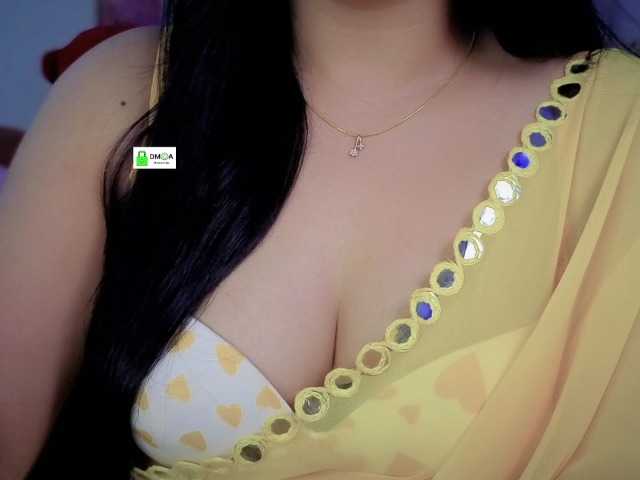 QuestQueen live cam on BongaCams