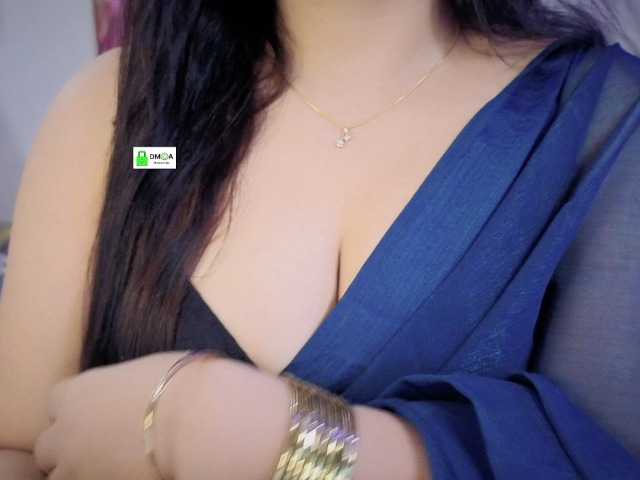 QuestQueen live cam on BongaCams