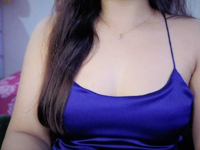 QuestQueen webcam bongacams model stream image