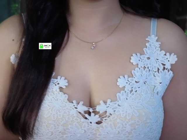 QuestQueen live cam on BongaCams