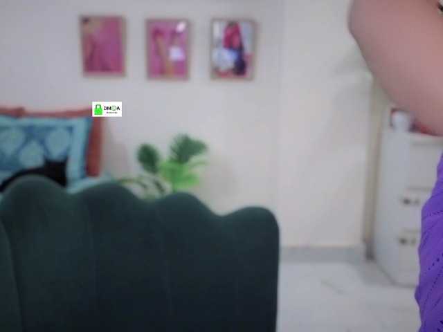 QuestQueen live cam on BongaCams