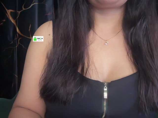 le modèle QuestQueen est en webcam porno dans un show sur le site bongacams, il possède les tags suivants: Indian,Brunette,Shaved