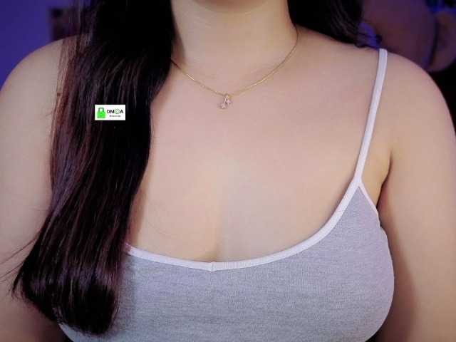 QuestQueen live cam on BongaCams