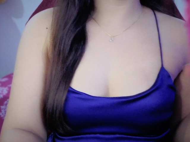 QuestQueen live cam on BongaCams