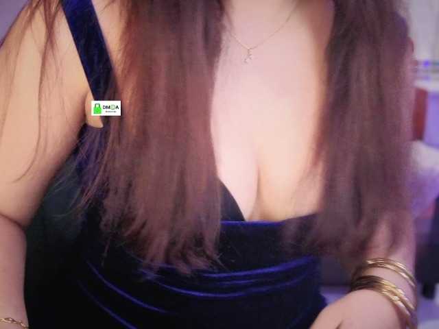 QuestQueen live cam on BongaCams